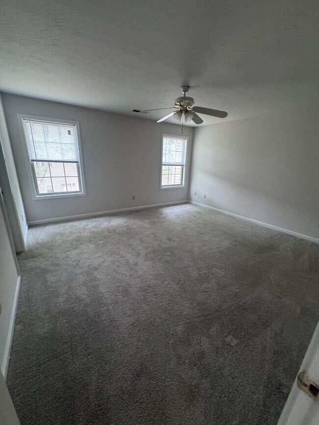 Building Photo - 3711 Lochdale Terrace