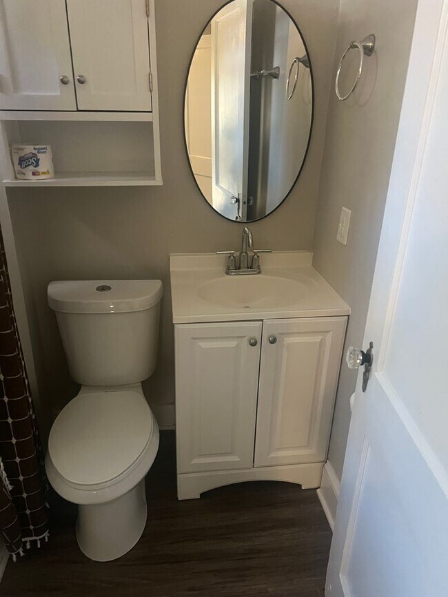 Building Photo - 2301 S Ridge Ave