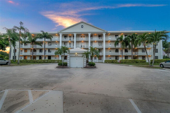 Building Photo - 6181 Balboa Cir