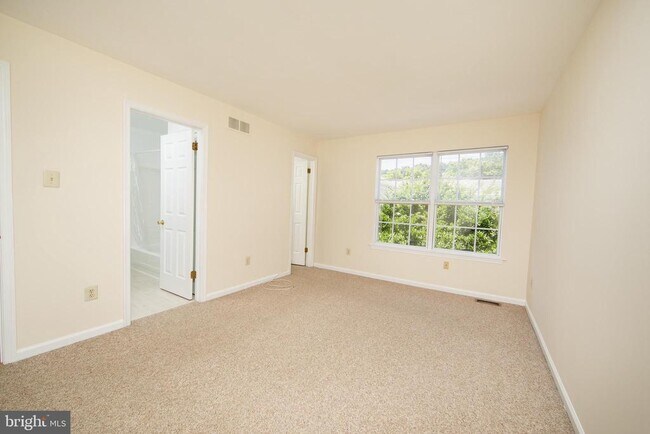 Building Photo - 5025 Rebecca Fell Dr