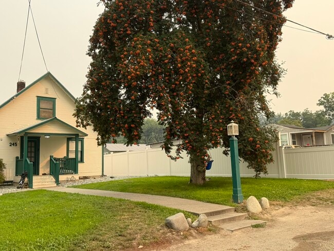 Building Photo - 245 N Harris Ave