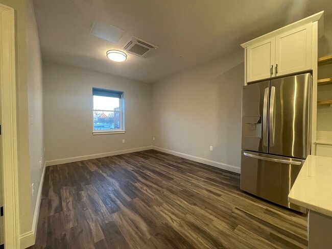 Building Photo - 25 Lowell St