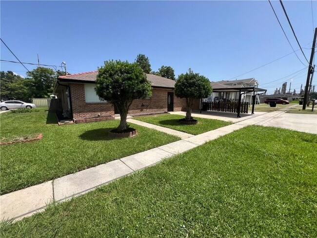 Building Photo - 2317 Delille St