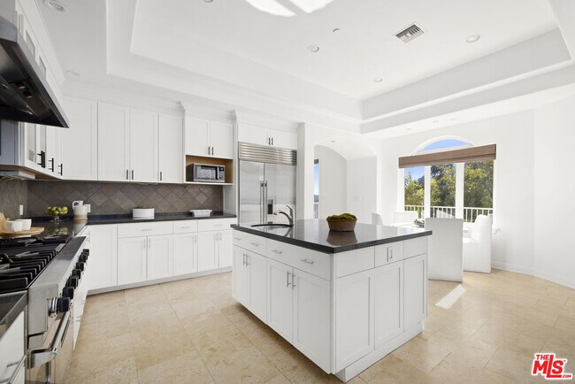 Building Photo - 1939 Stradella Rd