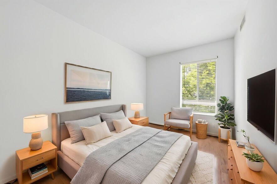 Building Photo - 2255 Castle Rock Square