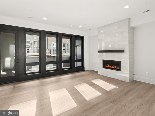 Building Photo - 14920 Dispatch St