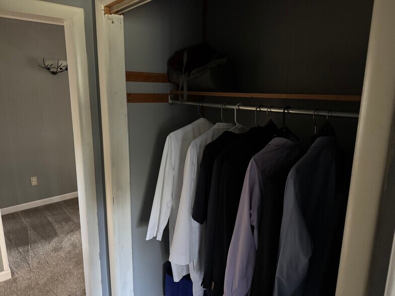 Closet - 15 Lakeside Dr