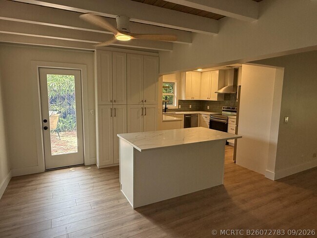 Building Photo - 228 Lake Terrace