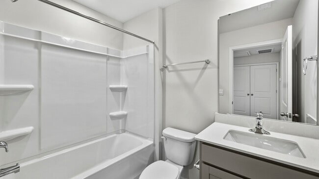 Building Photo - 153 Leo St