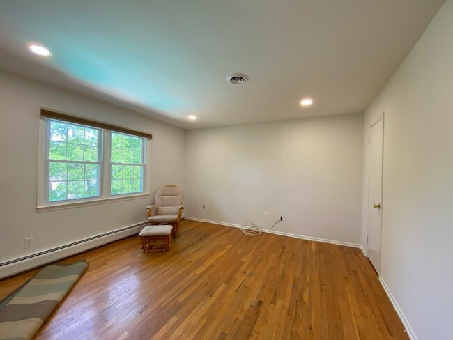 Building Photo - 213 Fort Lee Pl