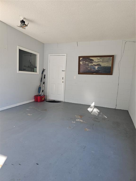 Building Photo - 1745 Foxcreek Ln