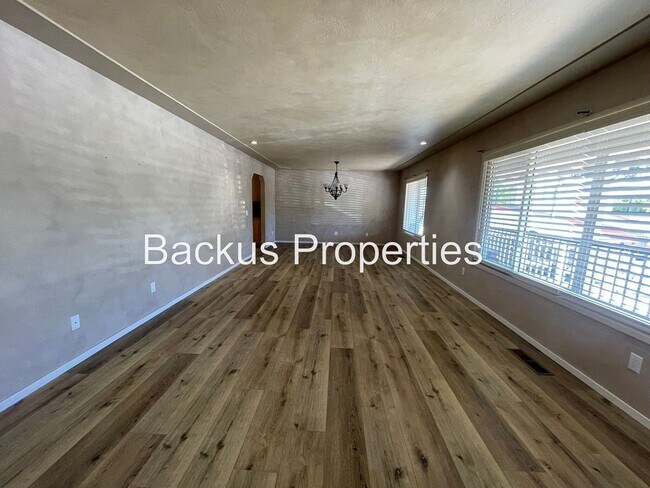 Building Photo - Beautiful home in the Heart of Monterey