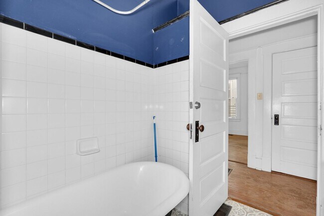 Building Photo - 2 BED | 1 BATH | STARLAND DISTRICT