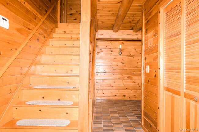 Building Photo - 618 Clapp Hill Rd