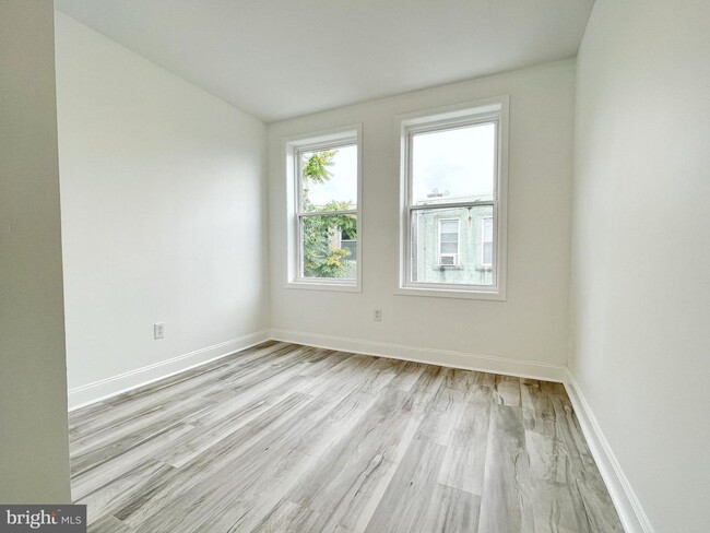 Building Photo - 1530 S 28th St
