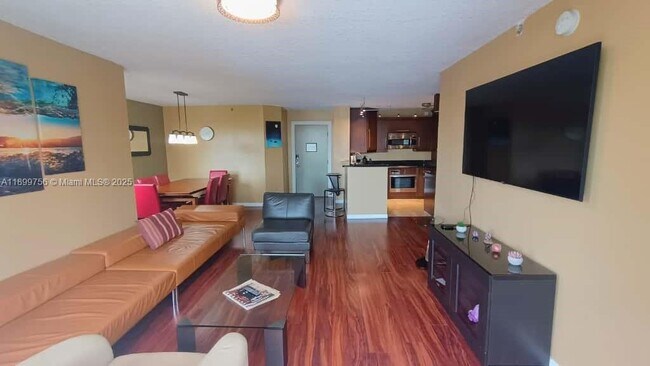 Building Photo - 19999 E Country Club Dr