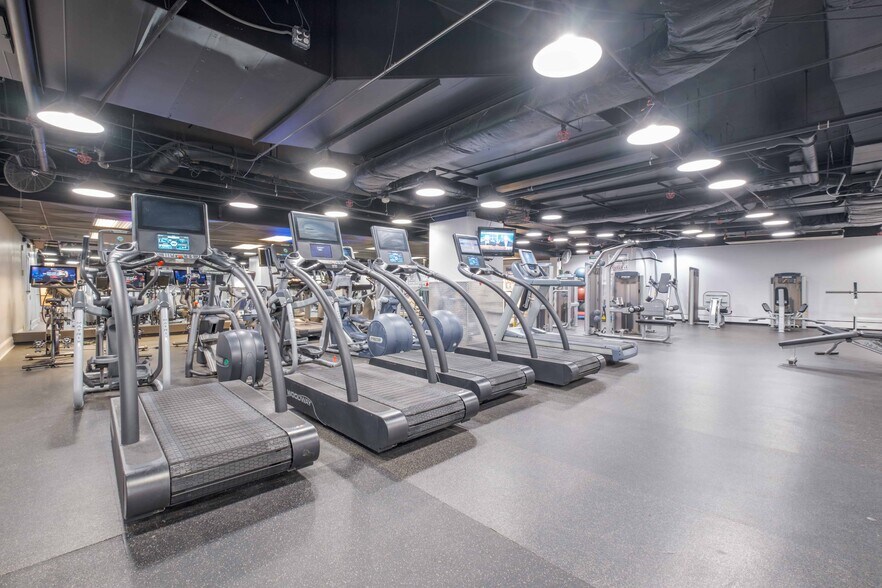 Building Photo - 161 N Harbor Dr