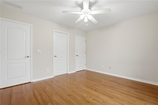 Building Photo - 3561 Carriage Glen Way