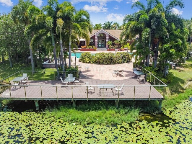 Building Photo - 10263 Gandy Blvd N