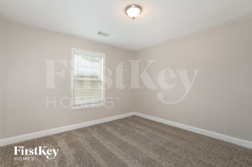 Building Photo - 1043 Blakewood Ct