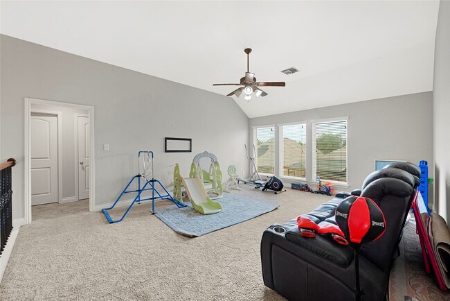 Building Photo - 29030 Davenport Dr