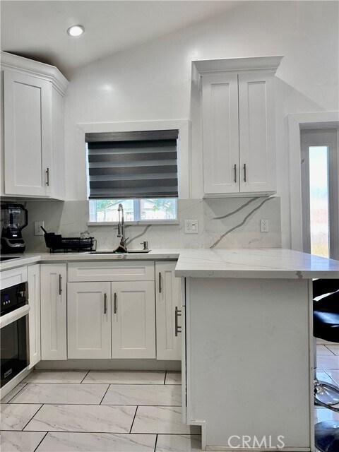 Building Photo - 7013 Bellaire