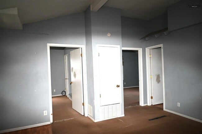 Building Photo - 1633 Hamlin Ave
