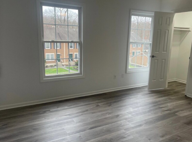 Building Photo - 173 Foxbridge Village Rd