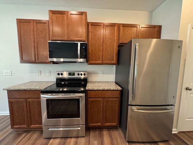 Building Photo - Nice 3/2 house in West Rome- $1,995