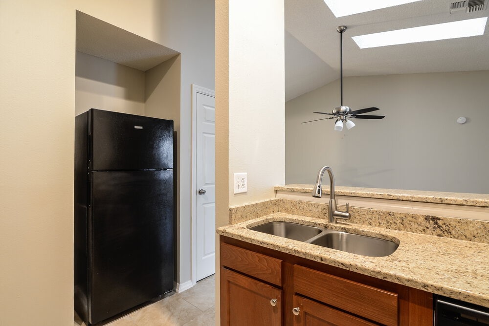 Building Photo - 10935 Livingston Dr