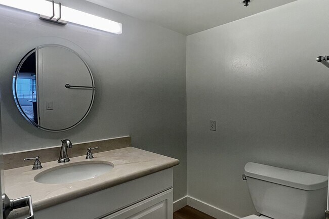 Building Photo - 10390 Wilshire Blvd