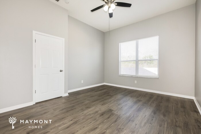 Building Photo - 1128 Vinetree Dr