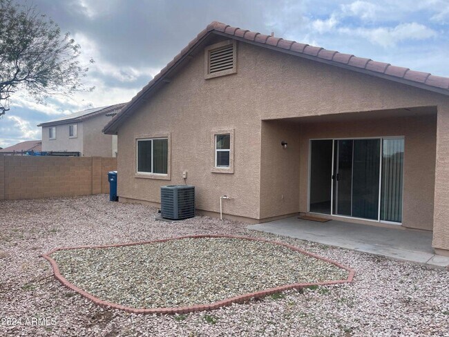 Building Photo - 1333 S 220th Dr