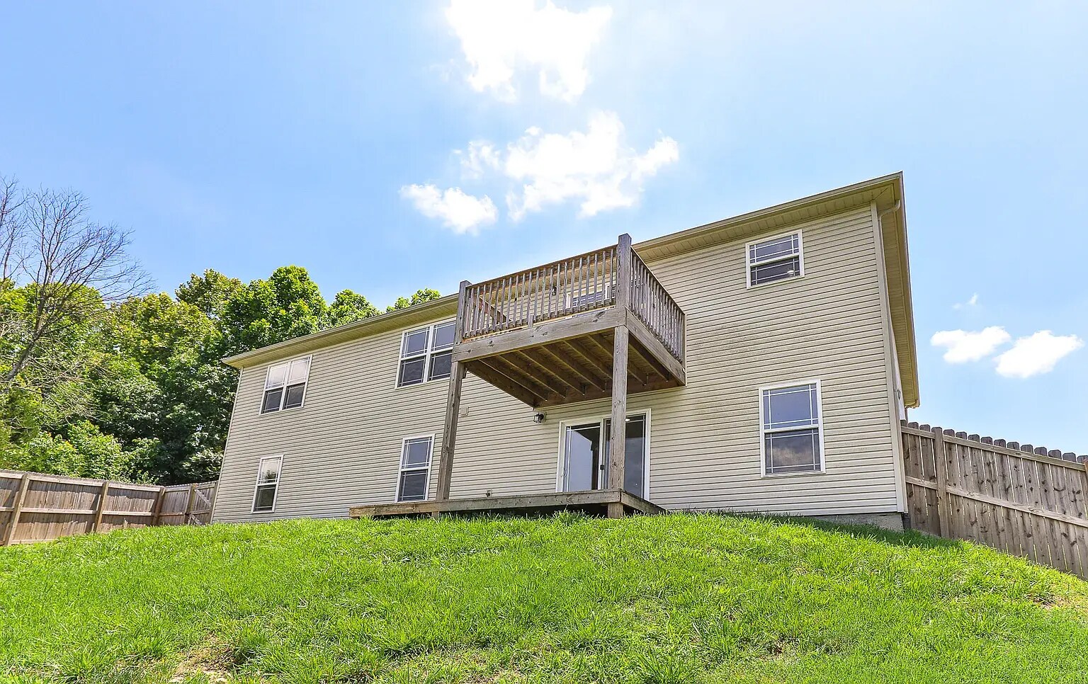 Building Photo - 106 Whispering Meadows Pky