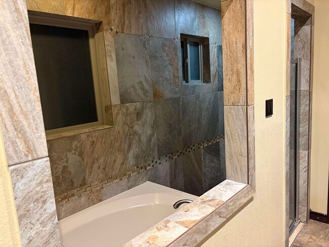 Building Photo - 405 Michoacan Loop