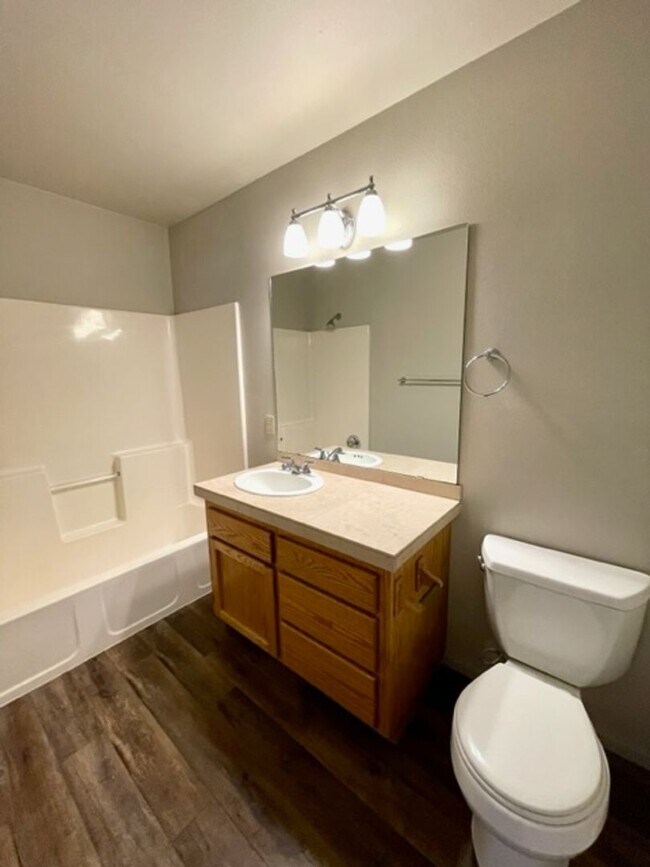 Building Photo - **Charming Midtown Single-Level Home on a ...