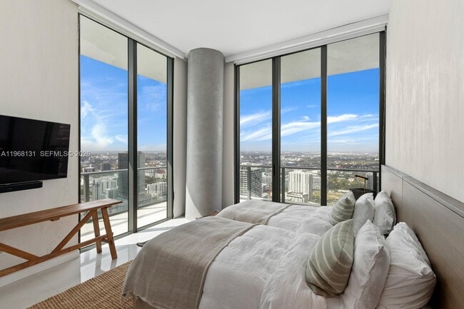 Building Photo - 480 NE 31st St