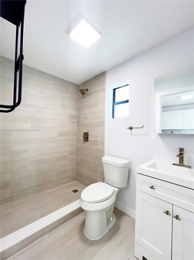 Building Photo - 2555 SW 67th Ave