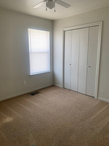 Building Photo - 4210 Primrose Dr