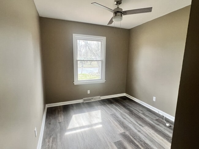 Building Photo - 709 Oxford St