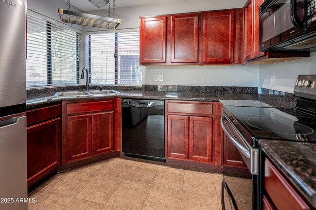 Building Photo - 5122 E Shea Blvd