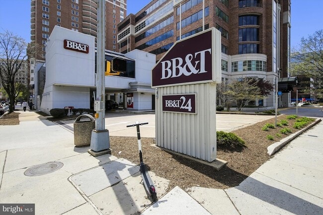 Building Photo - 2248 Military Rd