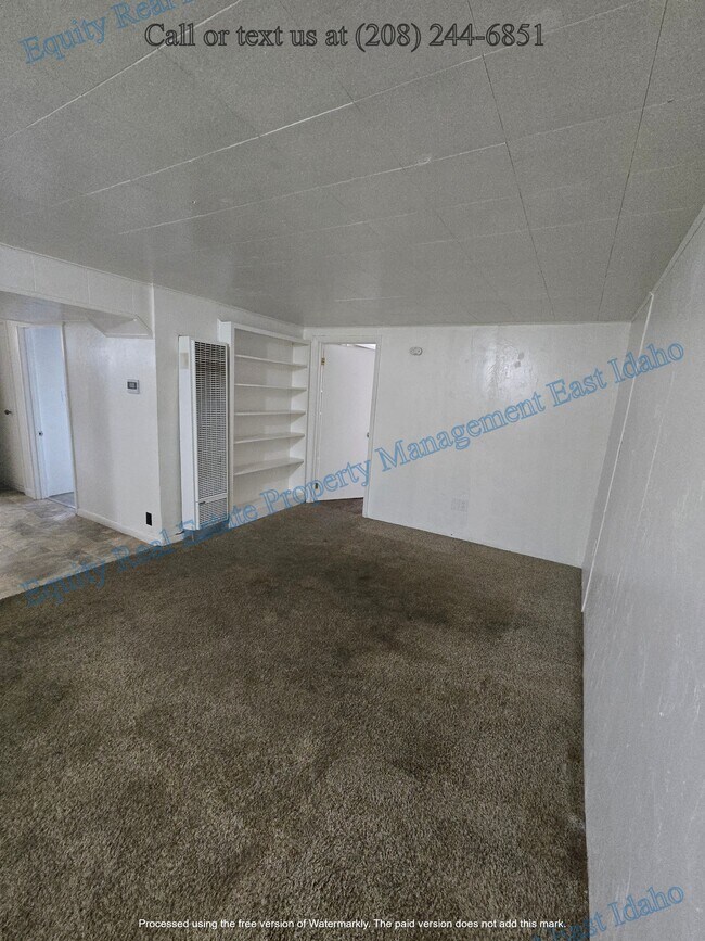 Building Photo - 555 N 13th Ave