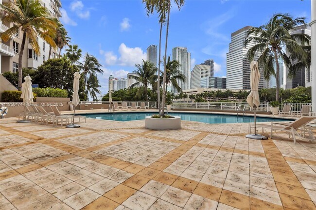Building Photo - 801 Brickell Key Blvd