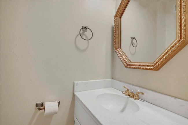 Building Photo - 3611 Las Colinas Dr
