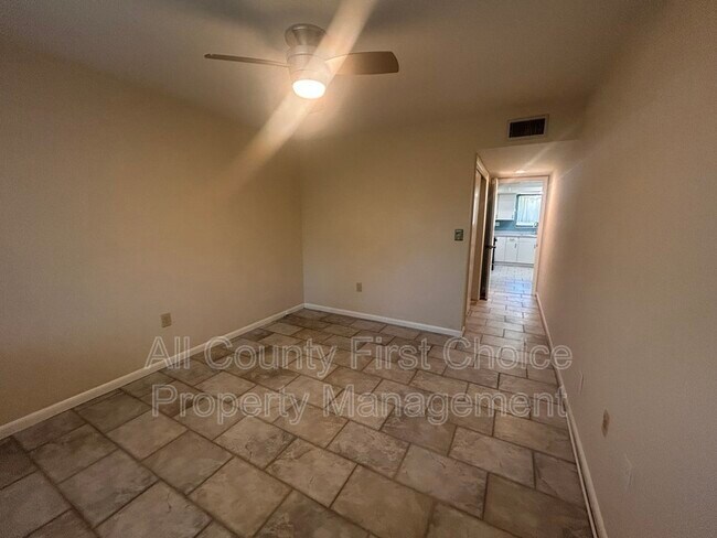 Building Photo - 760 S Village Dr