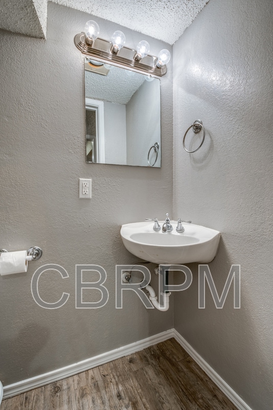 Building Photo - 5308 Kenosha Ave