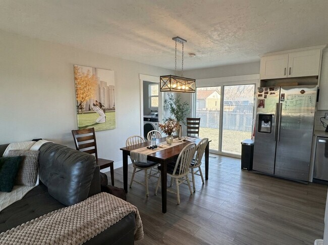 Building Photo - 1695 S 450 W