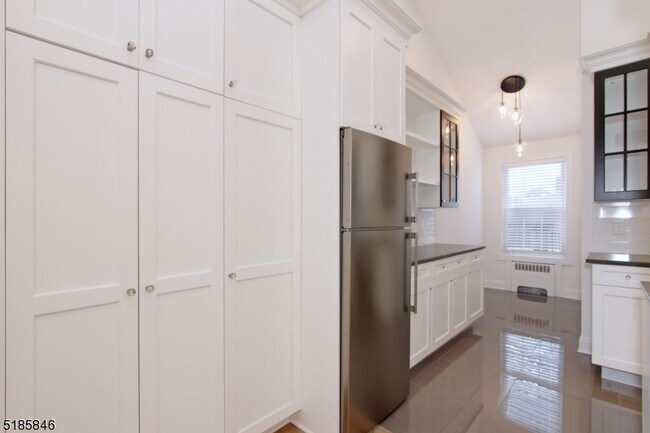 Building Photo - 380 Claremont Ave