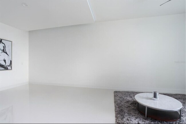 Building Photo - 150 E Robinson St